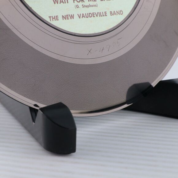 The New Vaudeville Band – Winchester Cathedral/Wait For 1966 45rpm Record F-1562 - Picture 15 of 16